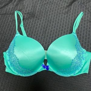 Victoria’s Secret Very Sexy Push-Up Bra Size 34D